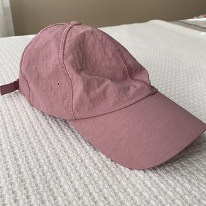Lululemon lilac colored women’s hat